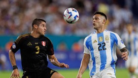 FOTO: Bungkam Peru Tanpa Messi, Argentina Sempurna di Fase Grup