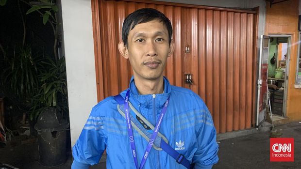 Yuda (32), pengendara motor yang tinggal di Kalibata, Jakarta Selatan juga tidak setuju dengan peraturan baru tersebut.