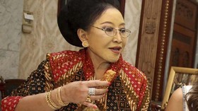 Mooryati Soedibyo Raih Lifetime Achievement di Kartini Awards 2024