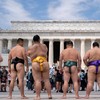 FOTO: Pegulat Sumo 'Berkeliaran' di Washington DC